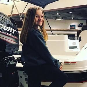 Meet your Posher, Myra